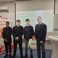 Екипът на КОНТРАКС бе сред менторите на хакатона Code of the Future 25*
